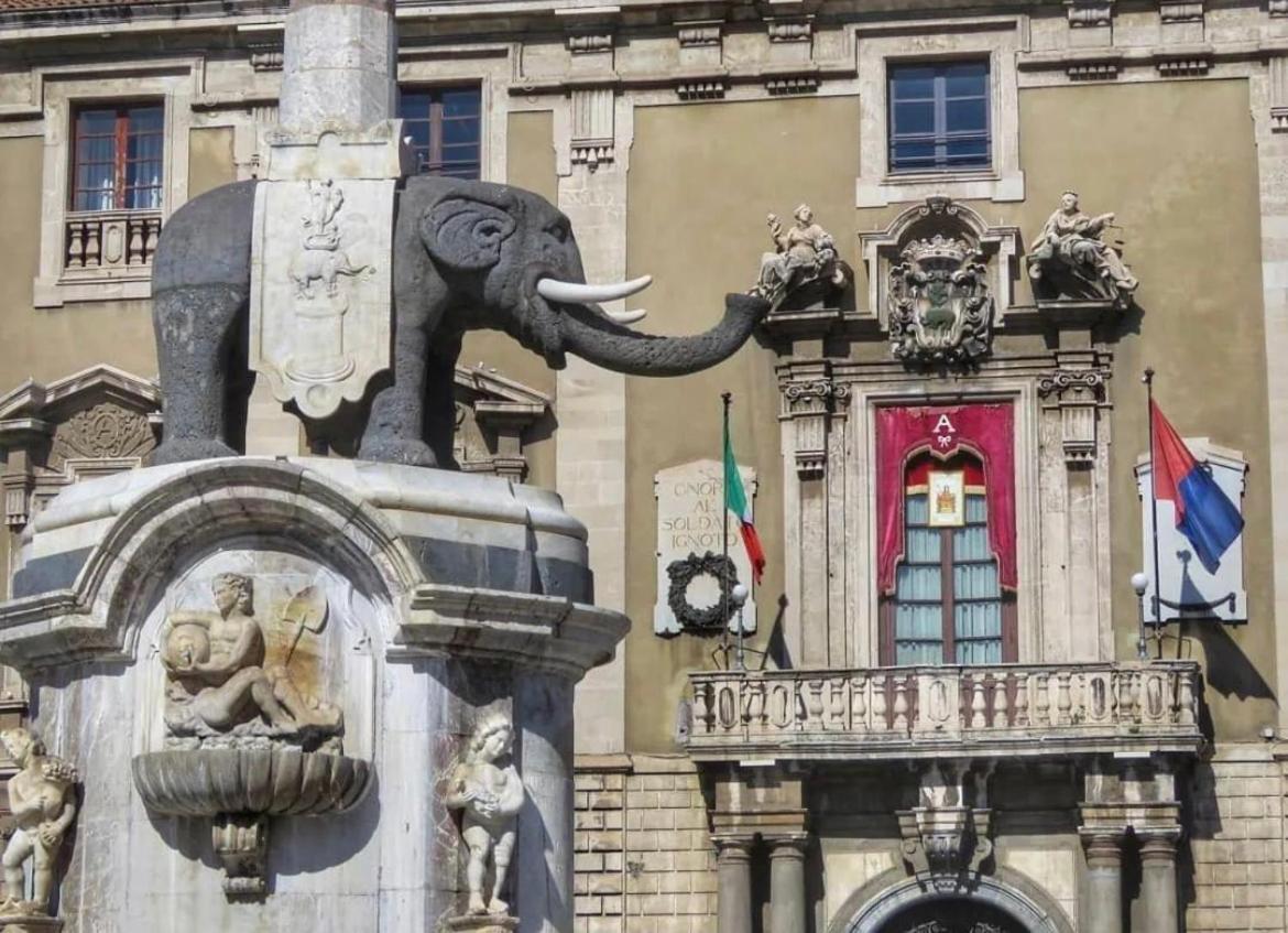 Central House Catania Historic Center エクステリア 写真